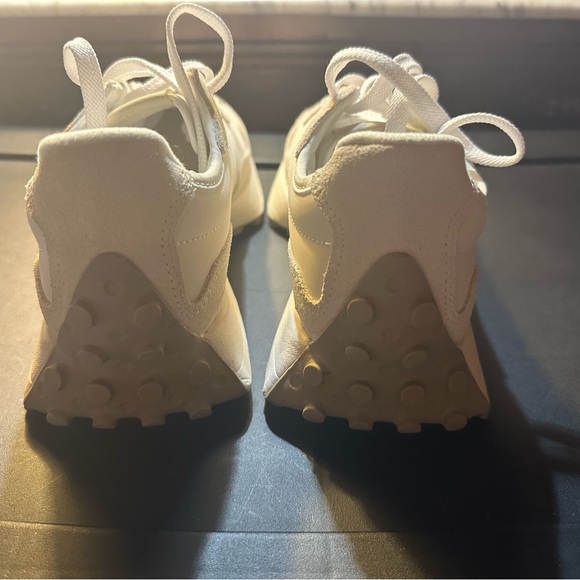 New Balance 327 Sneakers -EUC-7.5 Women’s - Picture 3 of 7